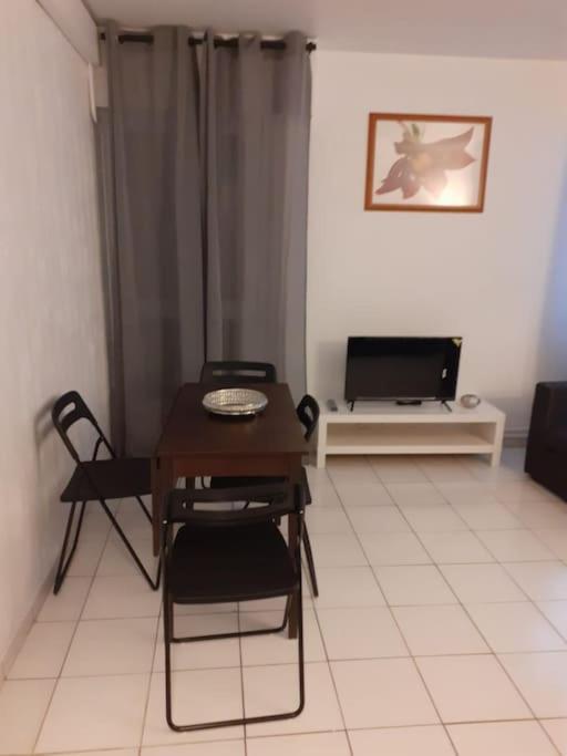 Appart Entre Paris Et Disney Apartment Noisy-le-Grand Bagian luar foto